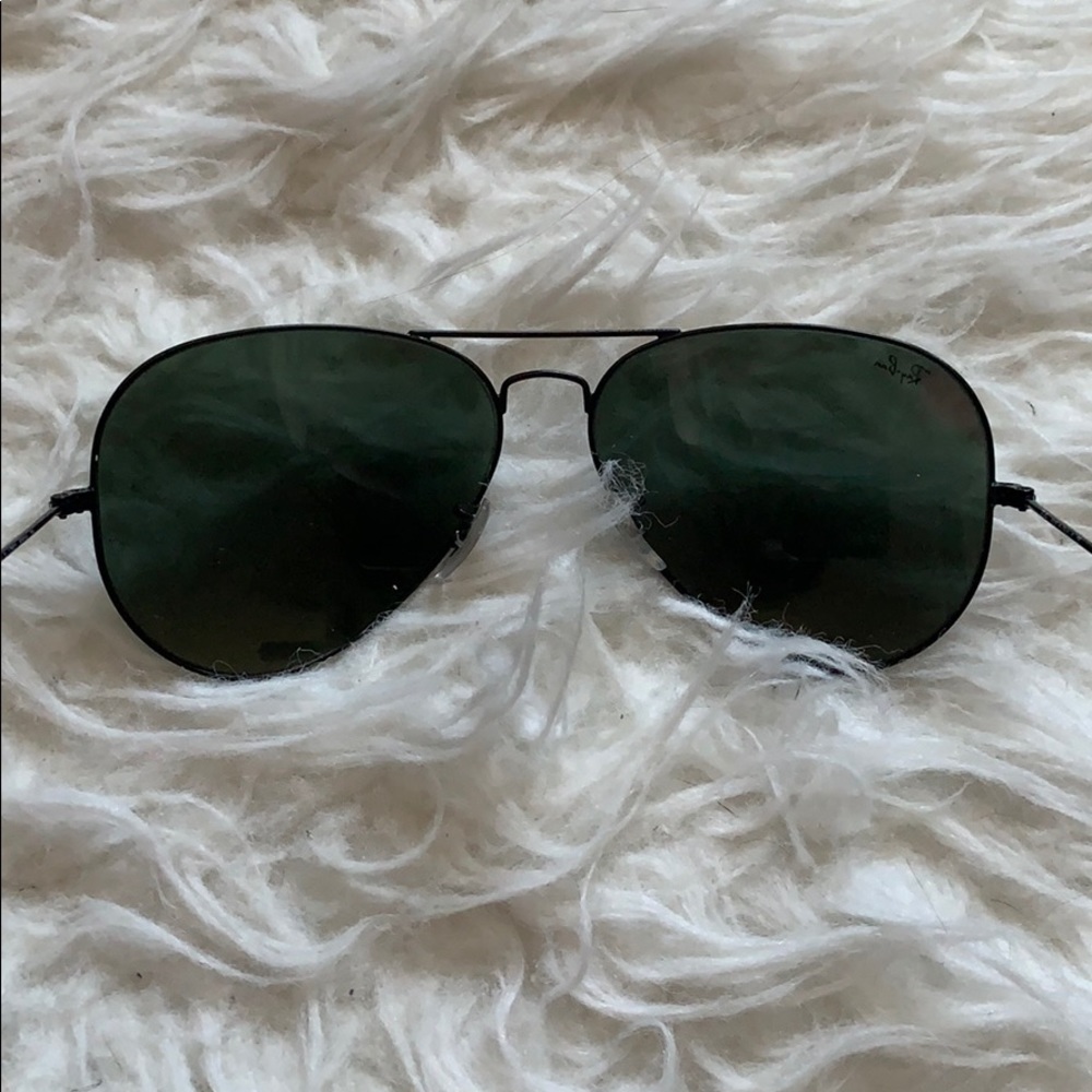 Ray-Ban Aviators - image 3
